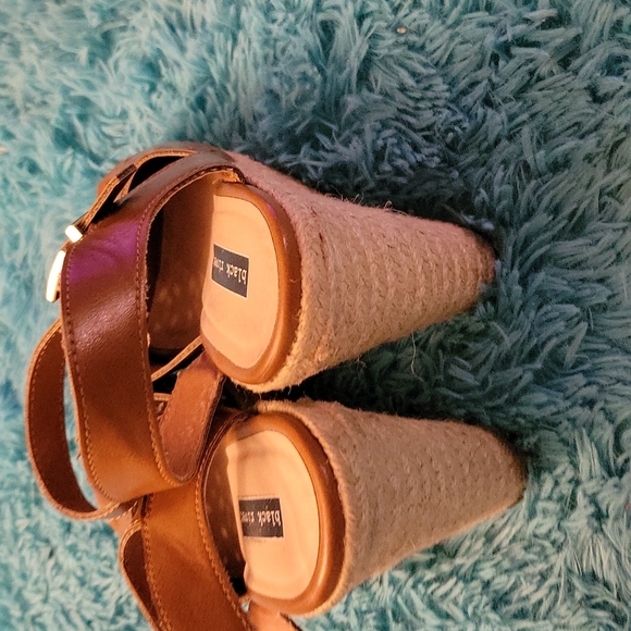 Black Rivet wedges - Picture 5 of 9